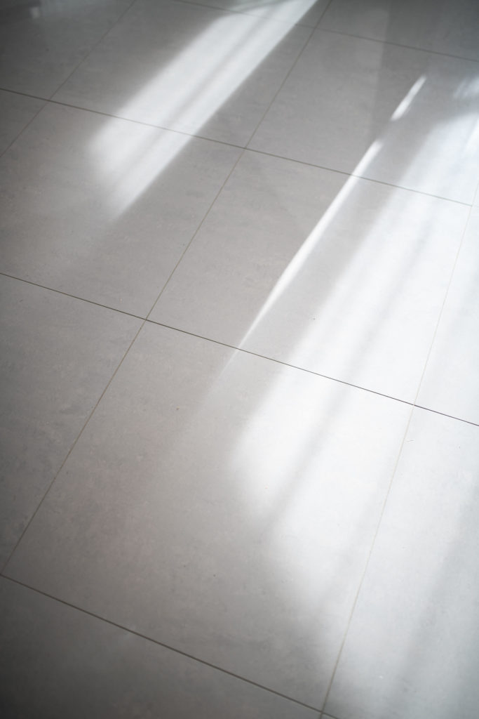 carrelage-maison-escalier-beton-cire-thonon-haute-savoie