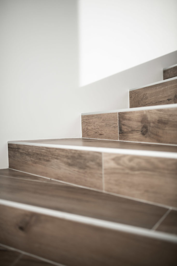 pose-carrelage-escaliers-pereira-carrelage-haute-savoie-6