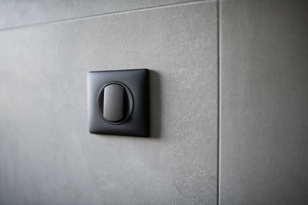 pose-carrelage-salle-de-bains-pereira-carrelage-chablais